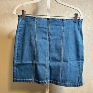 NWT Zig Zag Stripe Women’s Casual Classic Blue Jean Mini Skirt - Size Large